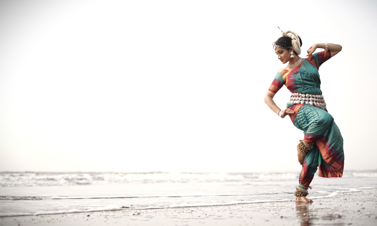 Grace in motion — Odissi on the beach